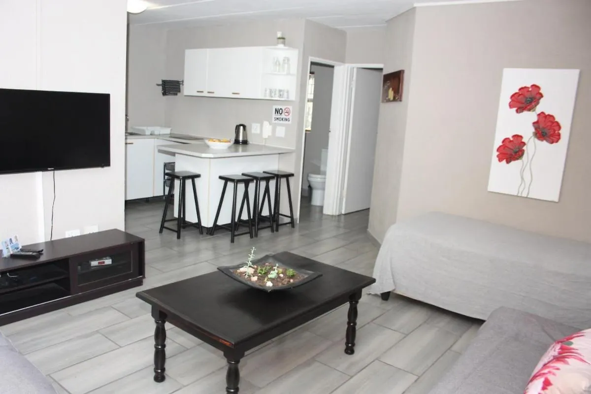 Amies Self-Catering Apartments Parow