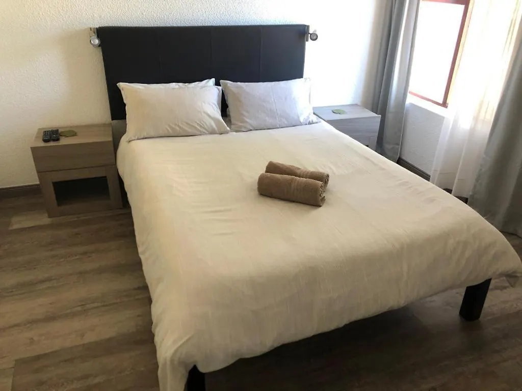 Amies Self-Catering Apartments Parow South Africa