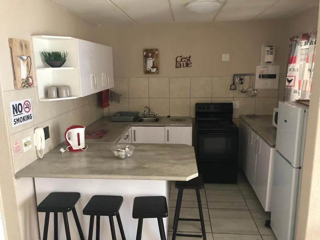 Amies Self-Catering Apartments Parow 0*,