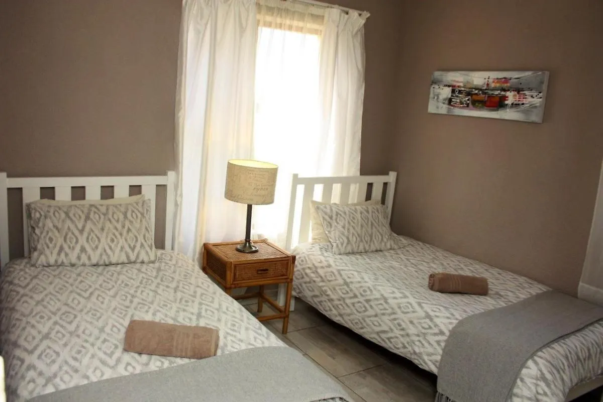Amies Self-Catering Apartments Parow